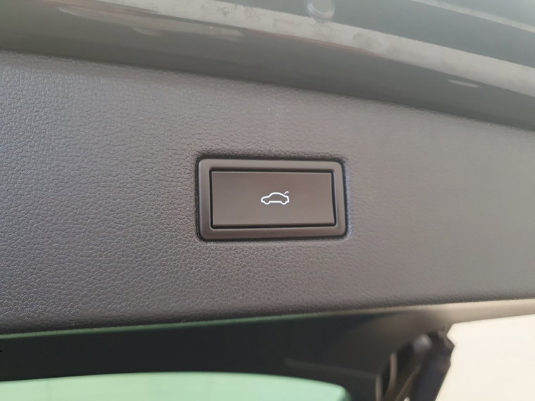 Vehicle Image 28