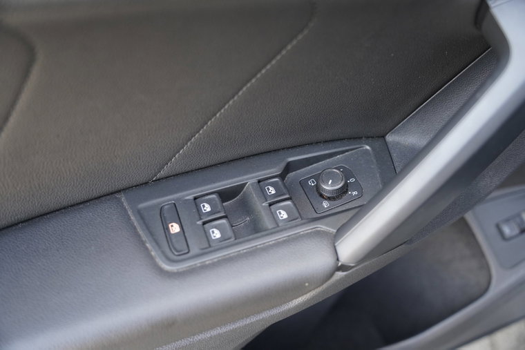 Vehicle Image 26