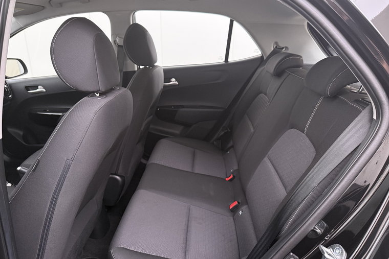 Vehicle Image 12