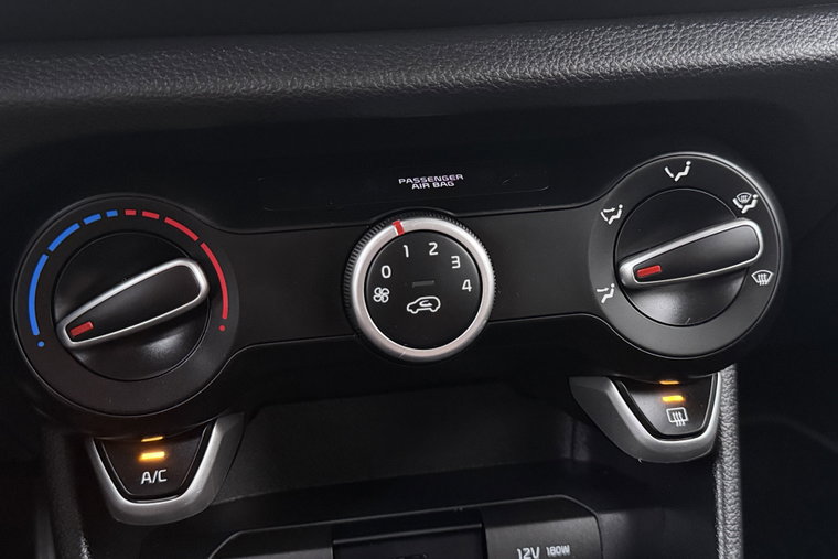 Vehicle Image 25