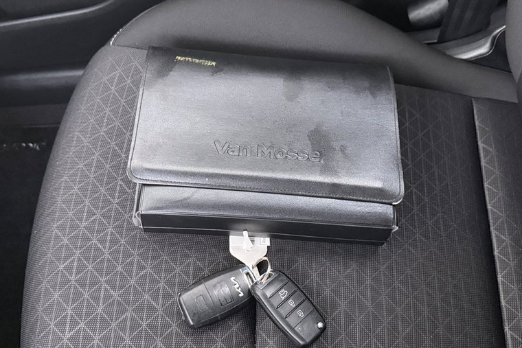 Vehicle Image 27