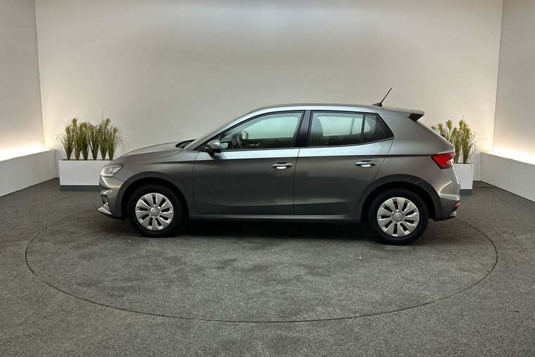 Vehicle Image 7