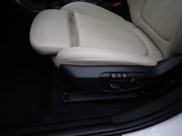 Vehicle Image 33