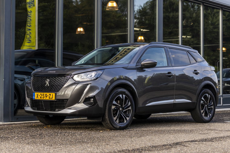 Vehicle Image 10
