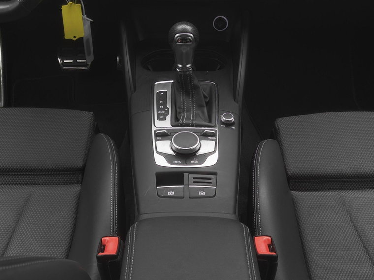 Vehicle Image 17