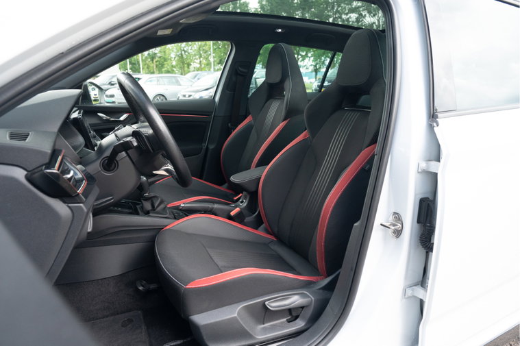 Vehicle Image 15