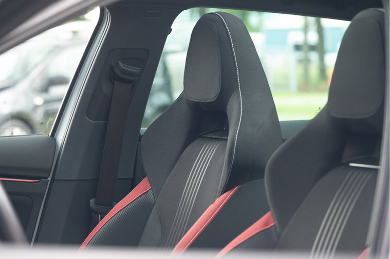 Vehicle Image 16