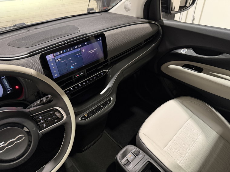 Vehicle Image 35