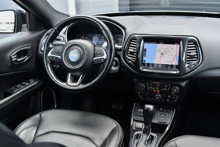 Vehicle Image 21