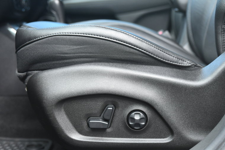 Vehicle Image 25