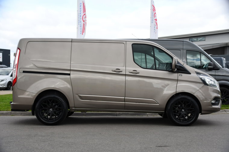 Vehicle Image 10