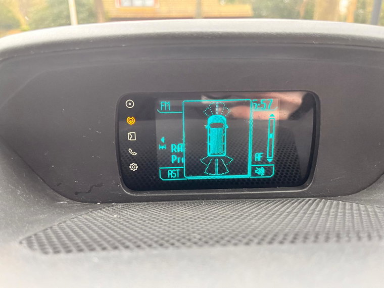 Vehicle Image 25