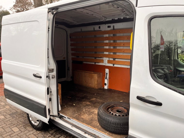 Vehicle Image 36