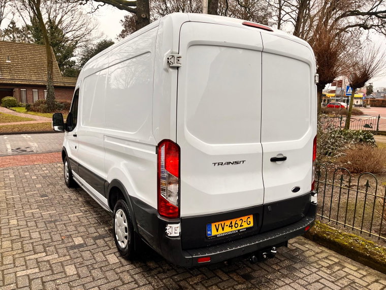 Vehicle Image 37