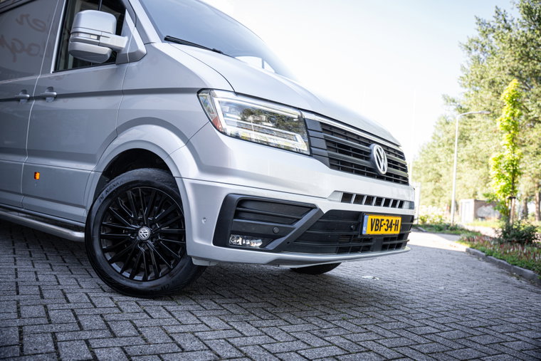 Vehicle Image 6