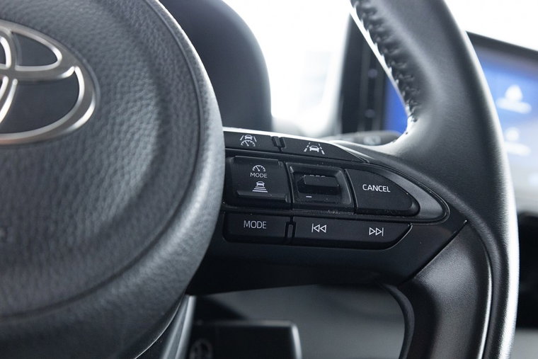 Vehicle Image 16