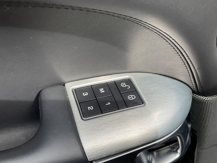 Vehicle Image 24