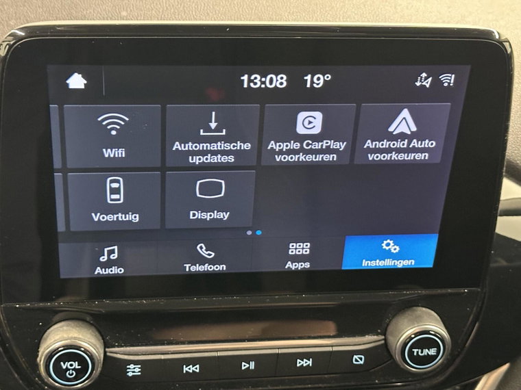 Vehicle Image 32