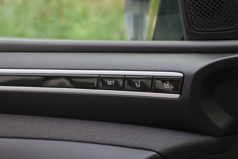 Vehicle Image 26