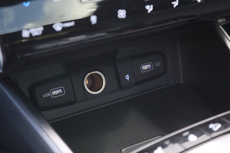 Vehicle Image 30