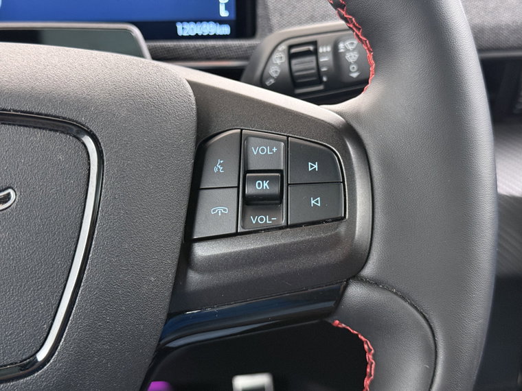 Vehicle Image 34