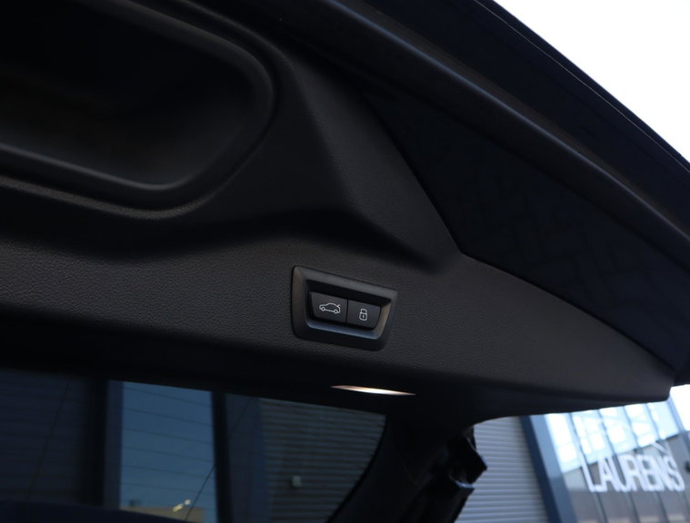 Vehicle Image 40