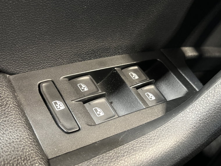 Vehicle Image 28