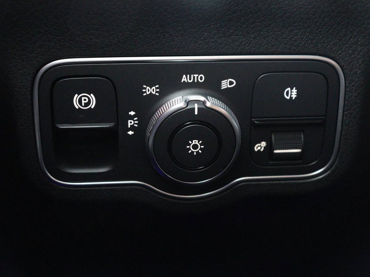 Vehicle Image 37