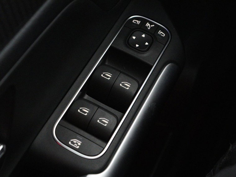 Vehicle Image 39