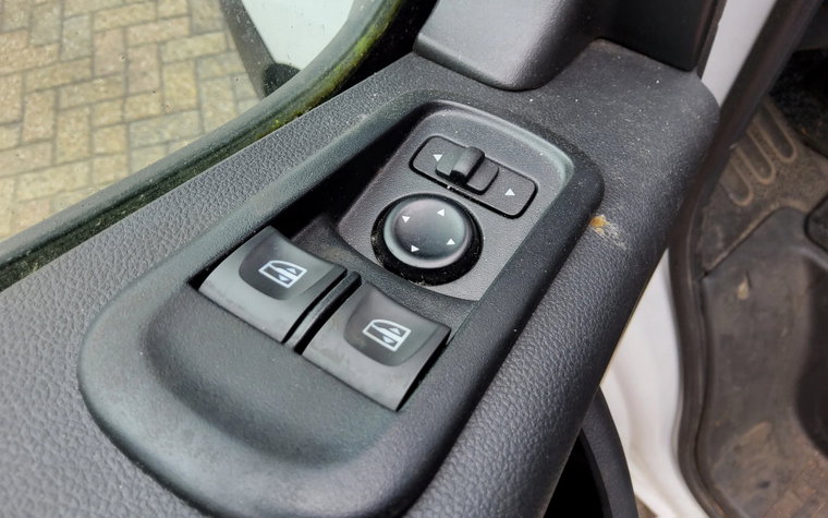 Vehicle Image 23