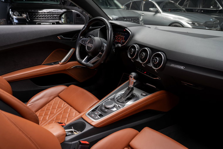 Vehicle Image 15