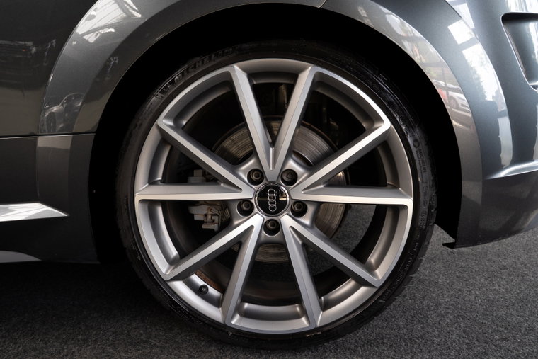 Vehicle Image 30