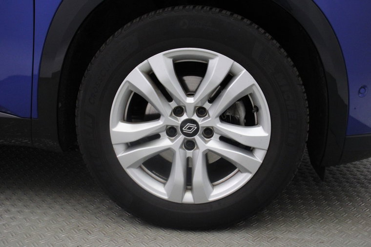 Vehicle Image 35