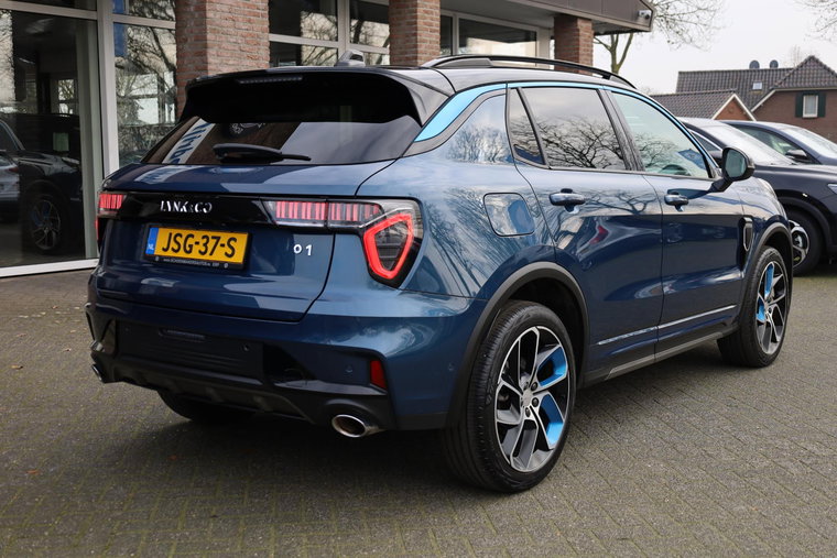 Vehicle Image 4
