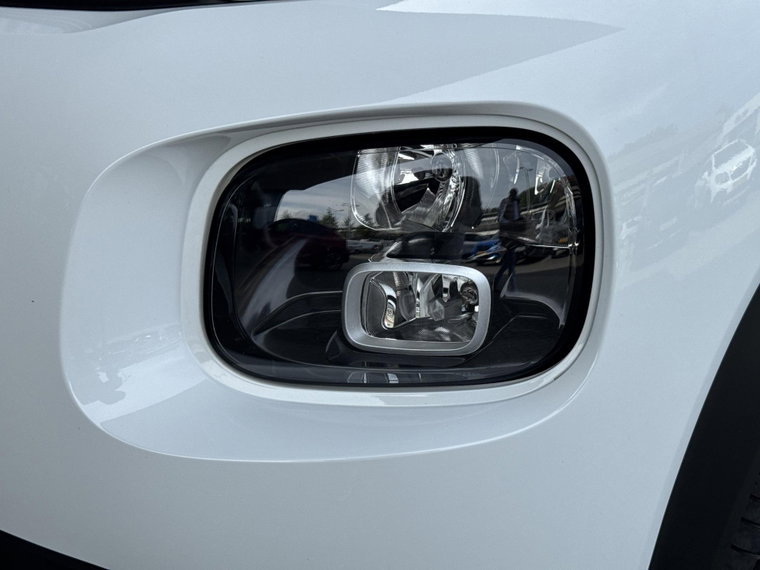 Vehicle Image 20
