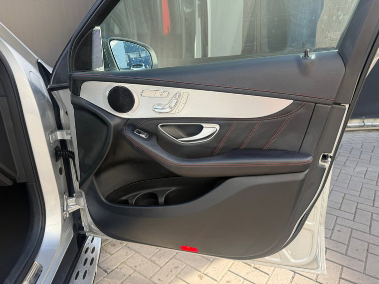 Vehicle Image 26
