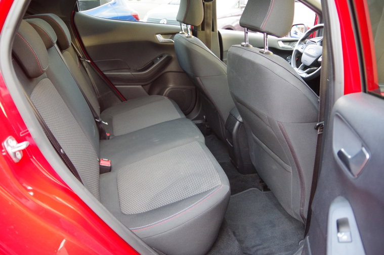 Vehicle Image 30