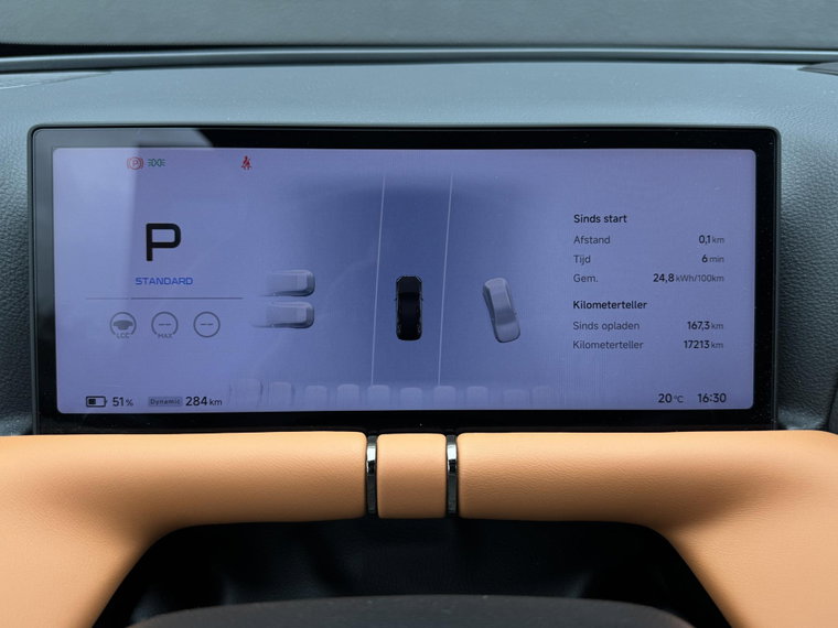 Vehicle Image 16