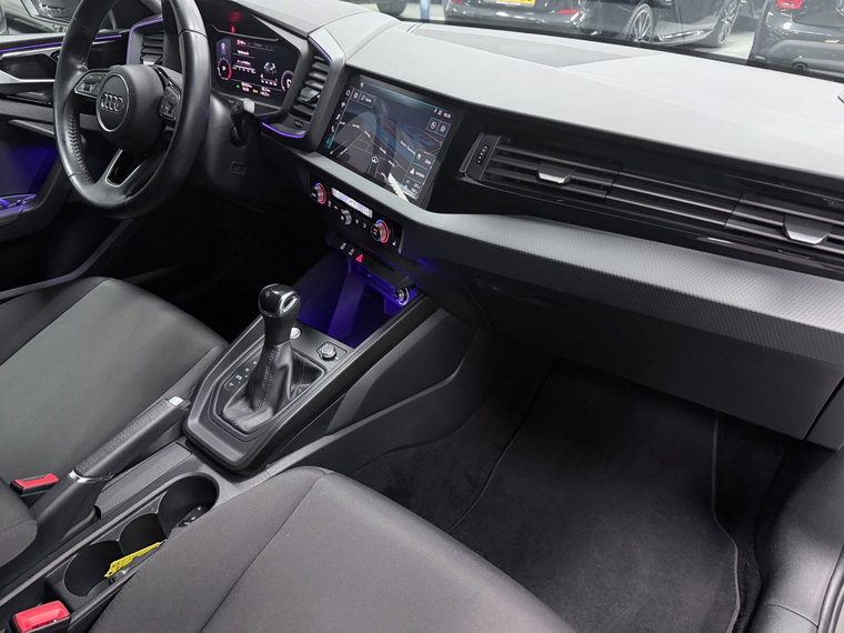 Vehicle Image 19