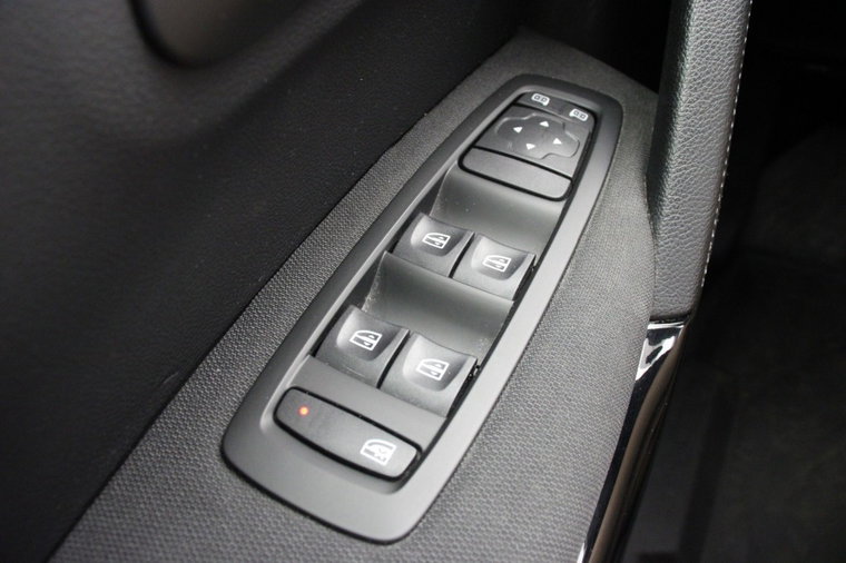 Vehicle Image 27