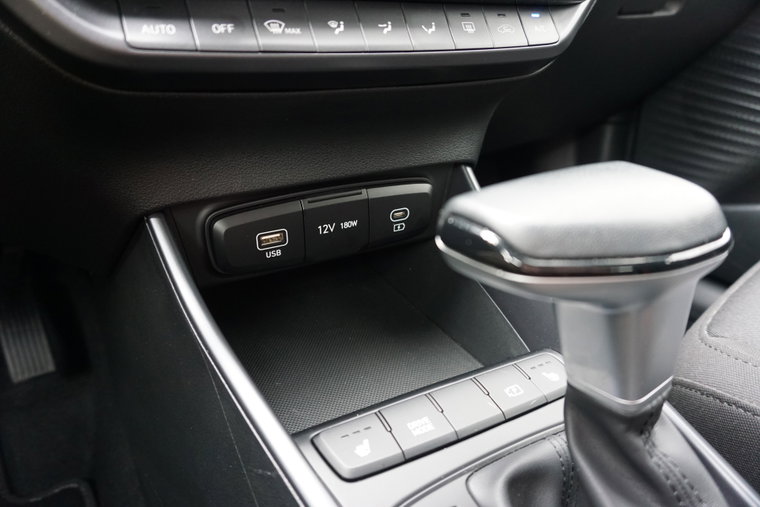 Vehicle Image 32