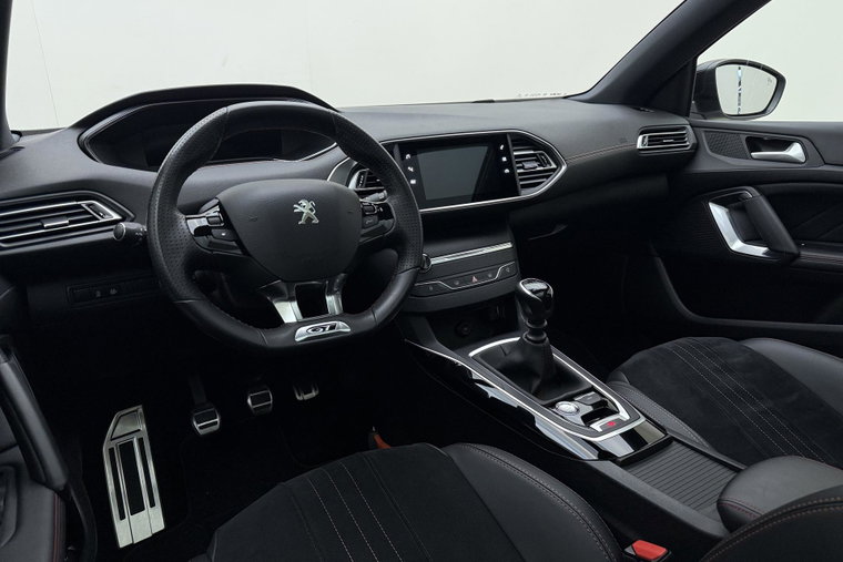 Vehicle Image 17