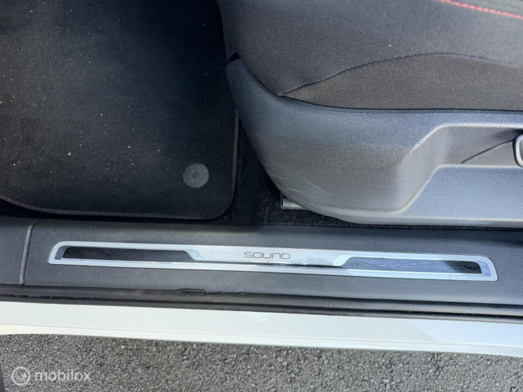 Vehicle Image 37