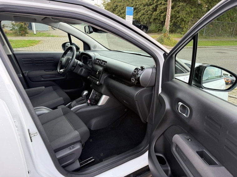 Vehicle Image 19