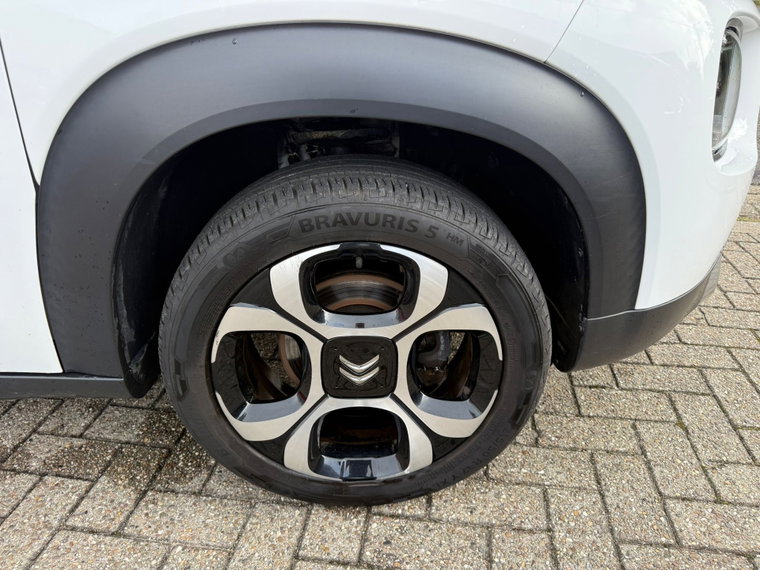Vehicle Image 22