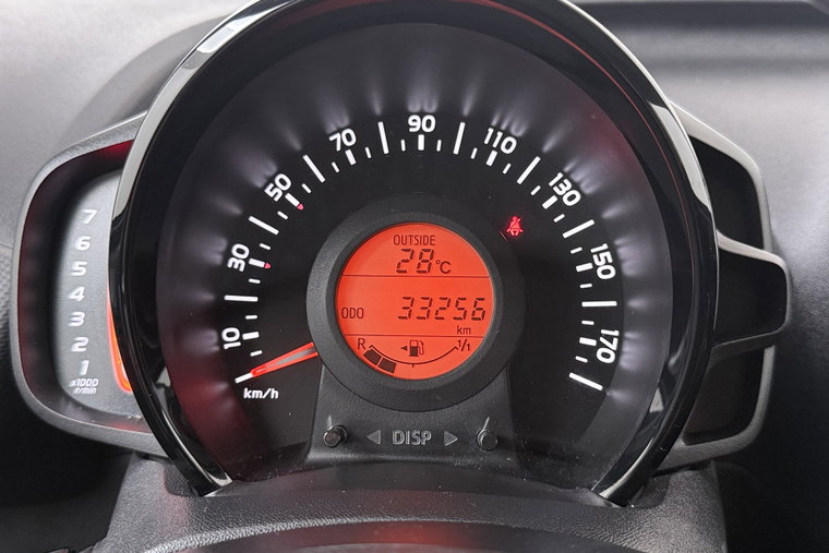 Vehicle Image 21