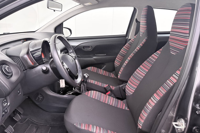 Vehicle Image 10