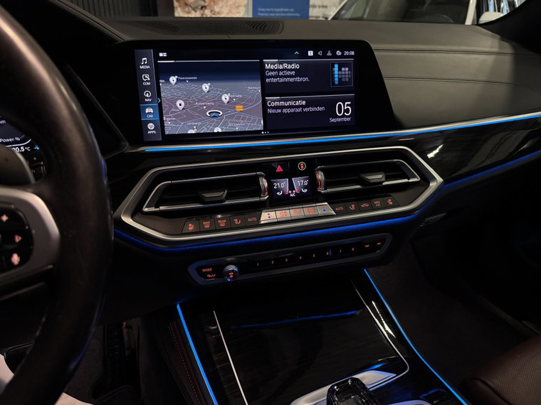 Vehicle Image 32