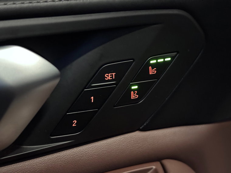 Vehicle Image 52
