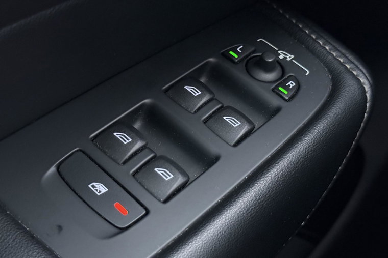 Vehicle Image 40